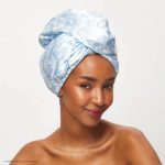 Toalha de Cabelo Envolta em Cetim | Kitsch x Bridgerton | Toile de Blue - Image 2