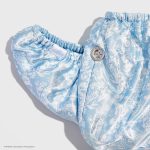 Toalha de Cabelo Envolta em Cetim | Kitsch x Bridgerton | Toile de Blue - Image 6