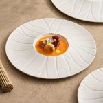Prato | Coleção Fine Dining em Porcelana de Relevo Fluido